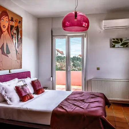 Elise Villa